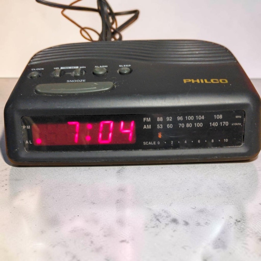 VTG 1999 Philco Alarm Clock Radio Model 799K Black AM/FM Digital Retro Bedroom